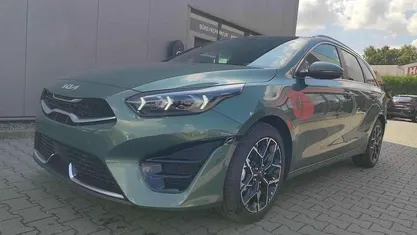 Grün Neu 2025 Kia Ceed Sportswagon GT-Line Kombi | 27.990 € (Fairer Preis)