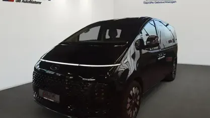 Gebraucht Hyundai Staria Signature 177 PS (130 kW) 2024 Moonlight blue Van / Kleinbus
