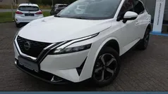 Pearl white/black m Gebraucht 2023 Nissan Qashqai N-Connecta SUV | 27.980 € (Fairer Preis)