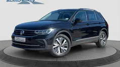 Deep black perleffekt (schwarz) Gebraucht 2022 VW Tiguan Life SUV | 29.960 € (Fairer Preis)