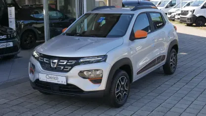 Gebraucht Dacia Spring Comfort Plus 33 kW (45 PS) 2022 Diamantsilbergrau Kleinwagen