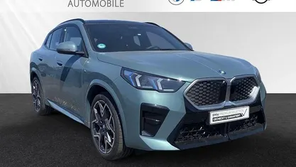 Nuova BMW iX2 M Sport 230 kW (313 CV) 2025 Verde SUV