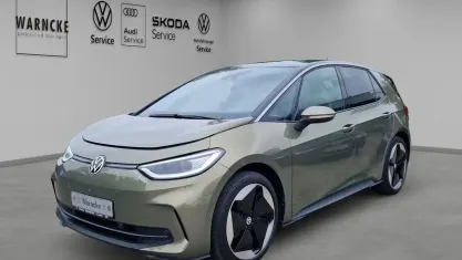 Gebraucht VW ID.3 Pro 150 kW (204 PS) 2023 Dark olivine green metallic Kleinwagen