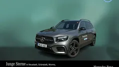 Mountaingrau met. Gebraucht 2024 Mercedes GLB200 AMG line SUV | 48.890 € (Teuer)
