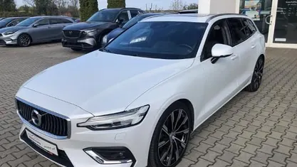 Gebraucht Volvo V60 Inscription 250 PS (183 kW) 2019 Weiss Kombi