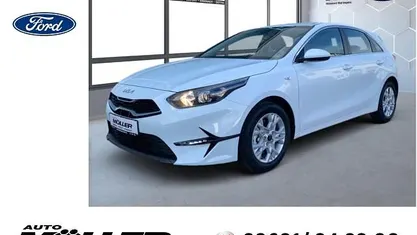 Weiss Gebraucht 2025 Kia Ceed Vision Kleinwagen | 21.990 € (Superpreis)