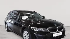 Saphirschwarz metallic Gebraucht 2022 BMW 318 Advantage Kombi | 24.590 € (Guter Preis)