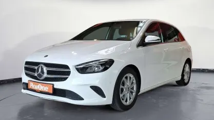 Gebraucht Mercedes B200 163 PS (119 kW) 2020 Weiß Kleinwagen