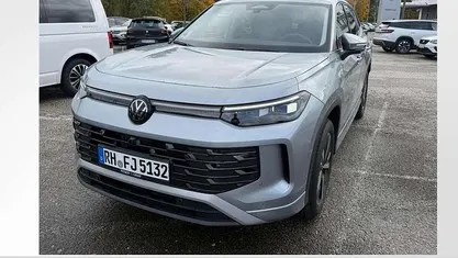 Oyster silver Gebraucht 2025 VW Tayron Elegance SUV | 54.890 € (Guter Preis)