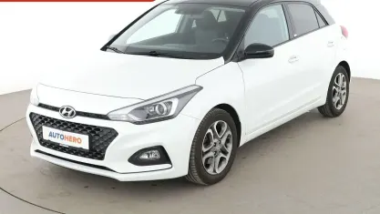 Gebraucht Hyundai i20 Advantage 101 PS (74 kW) 2020 Weiß Kleinwagen