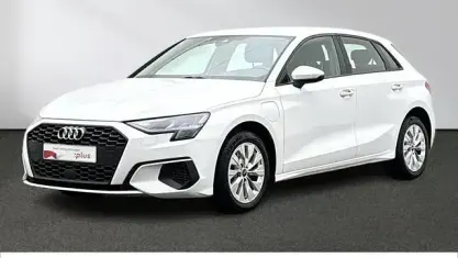 Gebraucht Audi A3 Sportback e-tron Business 204 PS (150 kW) 2023 Ibisweiß Kleinwagen