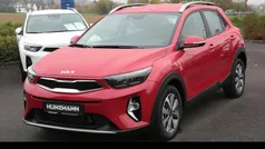Signalrot metallic Gebraucht 2025 Kia Stonic Vision SUV | 23.229 € (Fairer Preis)