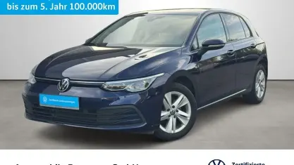 Gebraucht VW Golf VIII Life 131 PS (96 kW) 2022 Blau Limousine