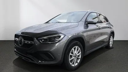Gebraucht Mercedes GLA250 Style 218 PS (160 kW) 2021 Lack mountaingrau SUV