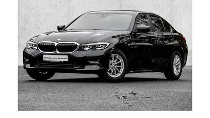 Schwarz Gebraucht 2022 BMW 318 Sport Line Limousine | 23.200 € (Guter Preis)