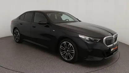 Gebraucht BMW 520 M Sport 190 PS (139 kW) 2025 Carbonschwarz Limousine