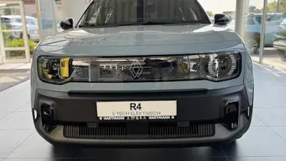 Używany Renault 4 E-Tech Komfort 110 kW (150 KM) 2025 Niebieski SUV