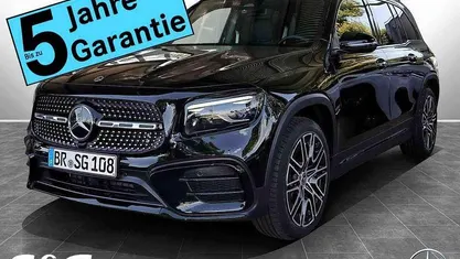 Metalliclack kosmosschwarz Gebraucht 2025 Mercedes GLB200 AMG SUV | 51.399 €