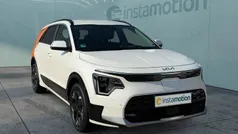 Weiß Gebraucht 2023 Kia e-Niro Inspiration SUV | 32.630 € (Fairer Preis)