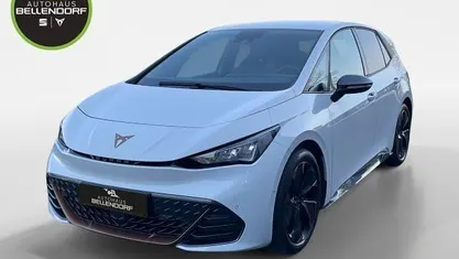 Gebraucht Cupra Born 169 kW (231 PS) 2022 Weiß Kleinwagen