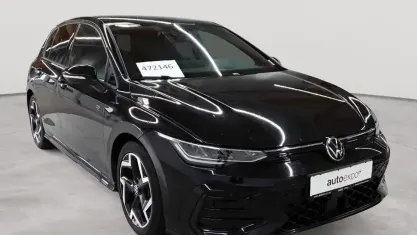 Gebraucht VW Golf VIII R-line 150 PS (110 kW) 2025 Grenadillschwarz metallic Limousine