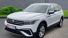 Weiss Gebraucht 2022 VW Tiguan Allspace Life SUV | 28.916 € (Fairer Preis)