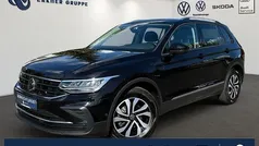 Deep black perleffekt Gebraucht 2023 VW Tiguan Active SUV | 24.499 € (Guter Preis)