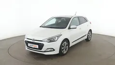 Weiß Gebraucht 2017 Hyundai i20 Style Limousine | 10.240 € (Fairer Preis)