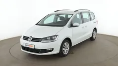 Weiß Gebraucht 2021 VW Sharan Comfortline Van / Kleinbus | 23.270 € (Superpreis)