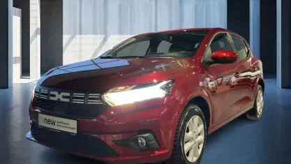 Używany Dacia Sandero Expression 91 KM (66 kW) 2023 Czerwony Sedan/Limuzyna