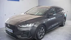 Magnetic metallic Gebraucht 2024 Ford Focus ST-Line Limousine | 22.990 € (Fairer Preis)