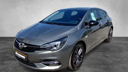 Używany Opel Astra Design Edition 131 KM (96 kW) 2021 Niebieski Sedan/Limuzyna