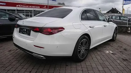 Gebraucht Mercedes E200 Avantgarde 204 PS (150 kW) 2024 Unilack polarweiß uni Limousine