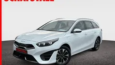 Weiss (casa white) Gebraucht 2022 Kia Ceed Sportswagon Comfort Kombi | 19.749 € (Guter Preis)