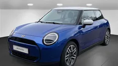 Blau Gebraucht 2024 Mini Cooper Classic Kleinwagen | 32.445 € (Fairer Preis)