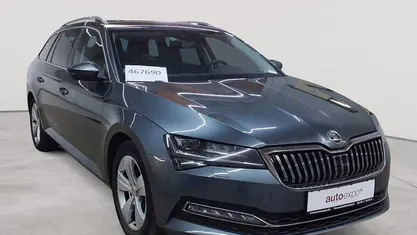 Usata Skoda Superb Premium Edition 150 CV (110 kW) 2021 Grigio Station wagon