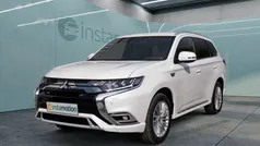 Weiß Gebraucht 2020 Mitsubishi Outlander P-HEV Top SUV | 21.890 € (Fairer Preis)