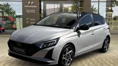 Lumen grey/ phantom black Gebraucht 2024 Hyundai i20 Prime Limousine | 21.999 € (Fairer Preis)
