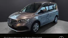Chromitgrau metallic Gebraucht 2024 Mercedes T180 Style Van / Kleinbus | 26.751 € (Fairer Preis)