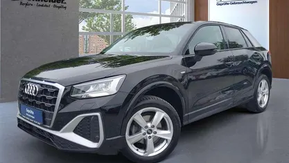 Mythosschwarz metallic Gebraucht 2024 Audi Q2 S-Line SUV | 23.850 € (Guter Preis)