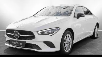 Gebraucht Mercedes CLA250e Progressive 160 PS (117 kW) 2022 Unilack polarweiß Coupé