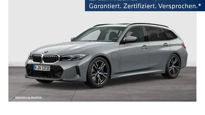 Gebraucht BMW 330e M Sport 292 PS (214 kW) 2025 Kombi