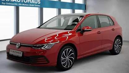 Rot Gebraucht 2021 VW Golf Life Limousine | 20.670 € (Fairer Preis)