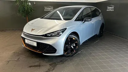 Silber Neu 2025 Cupra Born Kleinwagen | 34.950 € (Guter Preis)