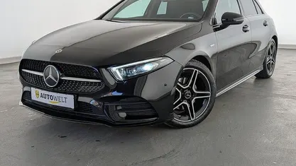 Gebraucht Mercedes A200 Edition 163 PS (119 kW) 2022 Kosmosschwarz Limousine
