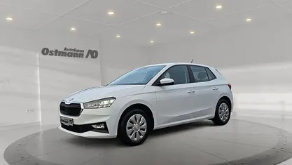 Gebraucht Skoda Fabia Essence 95 PS (69 kW) 2025 Moonweiss metallic Limousine