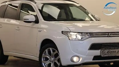 Gebraucht Mitsubishi Outlander P-HEV Instyle 121 PS (88 kW) 2014 SUV