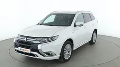 Weiß Gebraucht 2018 Mitsubishi Outlander Edition SUV | 20.480 € (Fairer Preis)