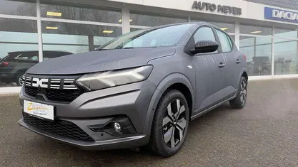 Grau Gebraucht 2025 Dacia Sandero Journey Kleinwagen | 19.590 € (Fairer Preis)