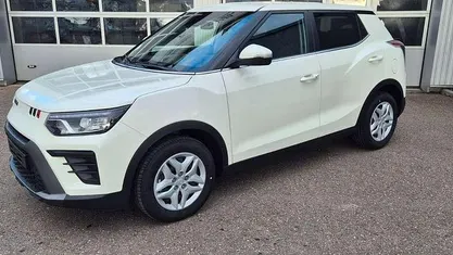 Weiß Gebraucht 2025 Ssangyong (KGM) Tivoli SUV | 18.590 € (Fairer Preis)